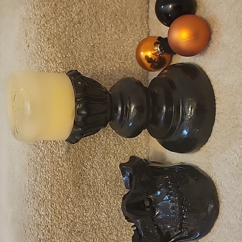 Helloween Black Skull Candle Holder with Cream Candle